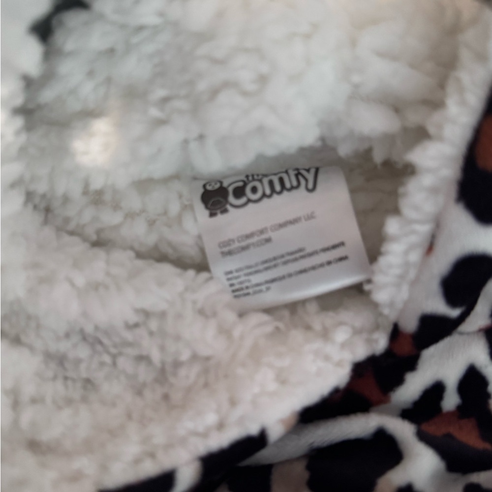 Comfy Leopard Print Women's Jacket - Picture 4 of 4